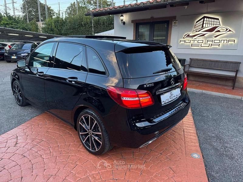 Usata Mercedes B200 Premium 136 CV (100 kW) 2018 Nero Monovolume