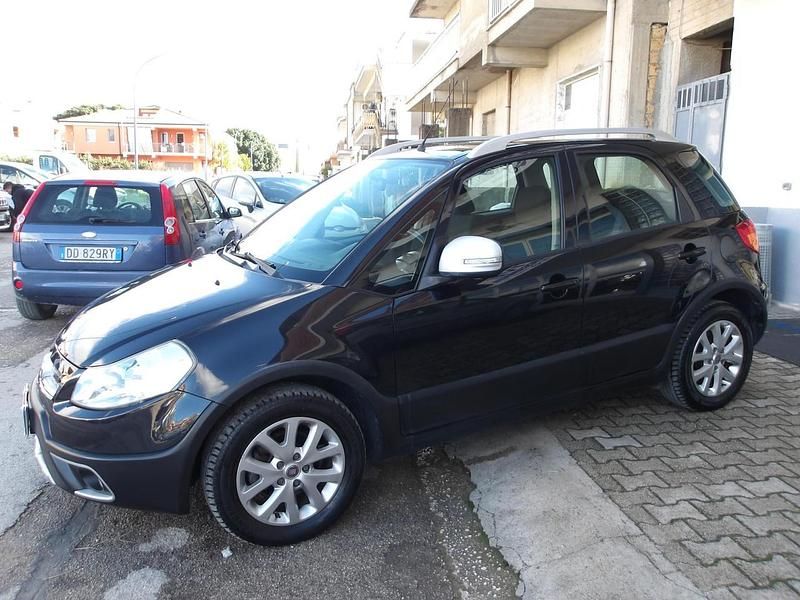 Usata Fiat Sedici Emotion 135 CV (99 kW) 2014 Viola SUV