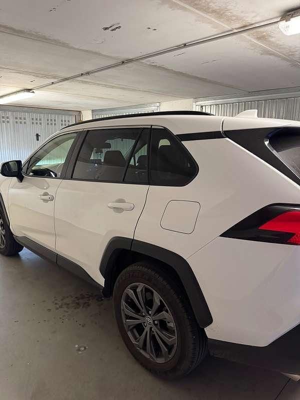 Usata Toyota RAV4 Hybrid Active 178 CV (130 kW) 2024 Bianco SUV