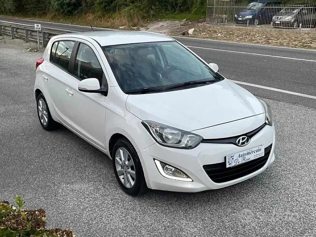 Usata Hyundai i20 Edition 85 CV (62 kW) 2012 Bianco Utilitaria