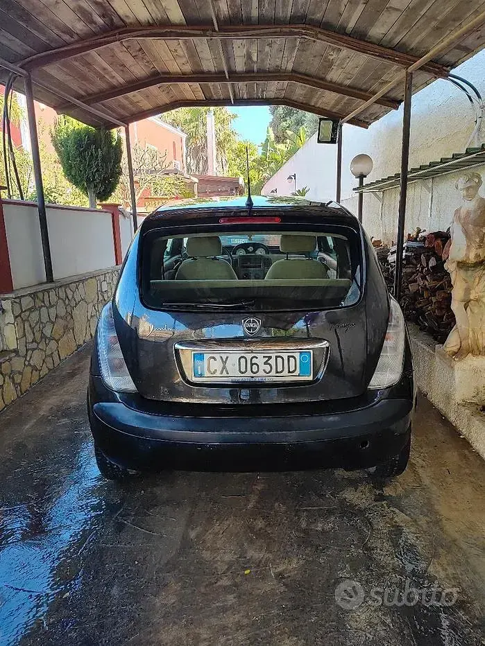 Usata Lancia Ypsilon 69 CV (50 kW) 2005 Nero Utilitaria