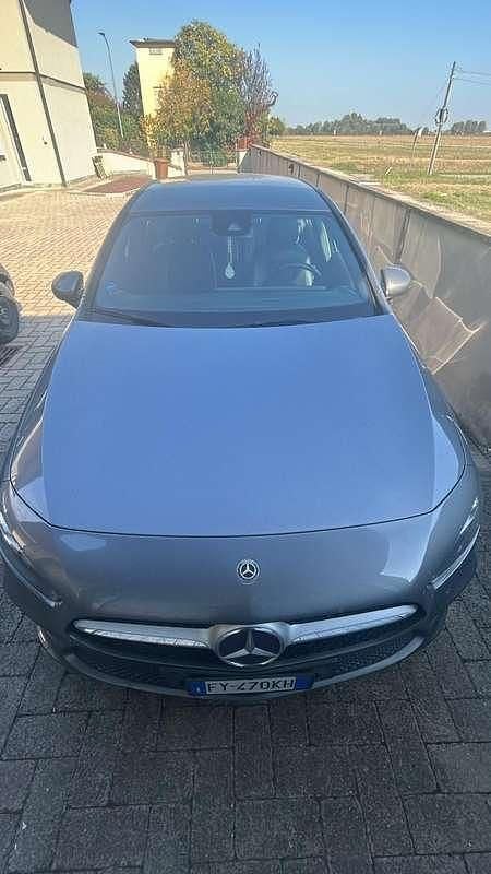 Usata Mercedes A180 Business 116 CV (85 kW) 2019 Grigio Berlina