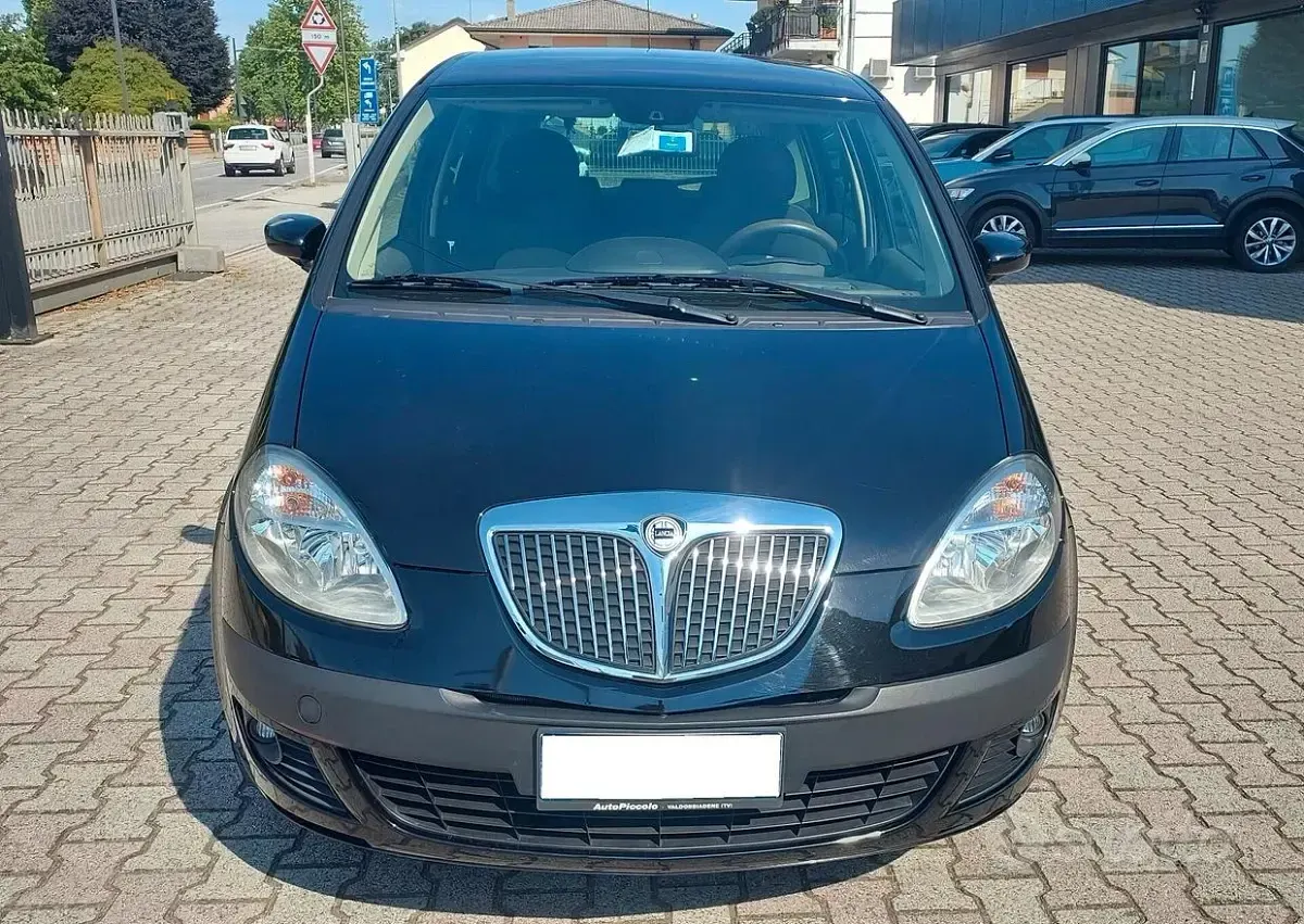Usata Lancia Musa 69 CV (50 kW) 2006 Nero Monovolume