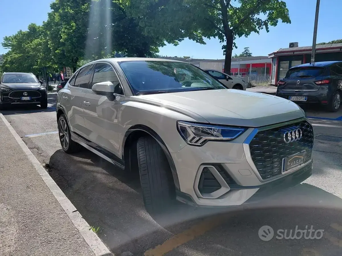 Usata Audi Q3 Sportback S-Line 150 CV (110 kW) 2020 Grigio SUV