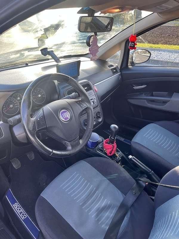 Usata 2007 Fiat Punto Dynamic Tre volumi | 2200 € (Buon prezzo) - Immagine 1/4