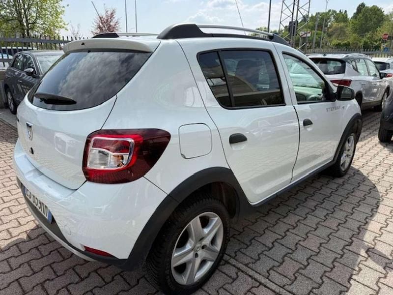 Usata Dacia Sandero Stepway 90 CV (66 kW) 2013 Bianco Berlina