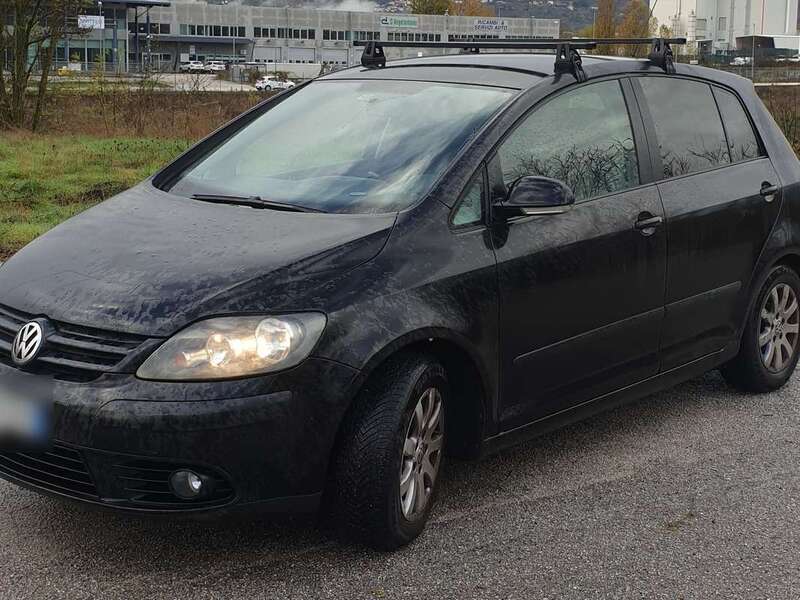 Usato 2006 VW Golf Plus 1.6 Benzin 116 CV (3.300 €)