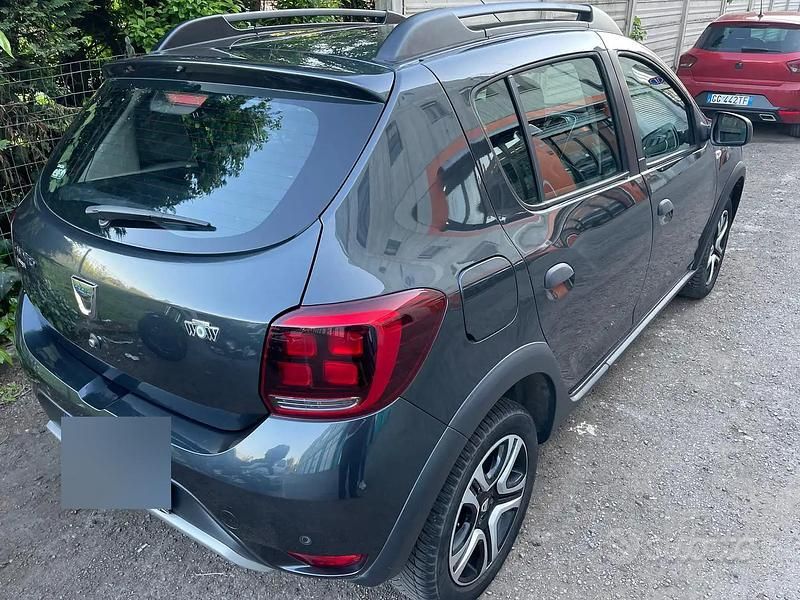 Usata Dacia Sandero Stepway 90 CV (66 kW) 2019 Grigio Berlina