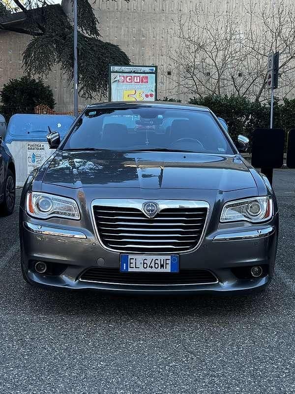 Usata Lancia Thema 239 CV (175 kW) 2011 Berlina