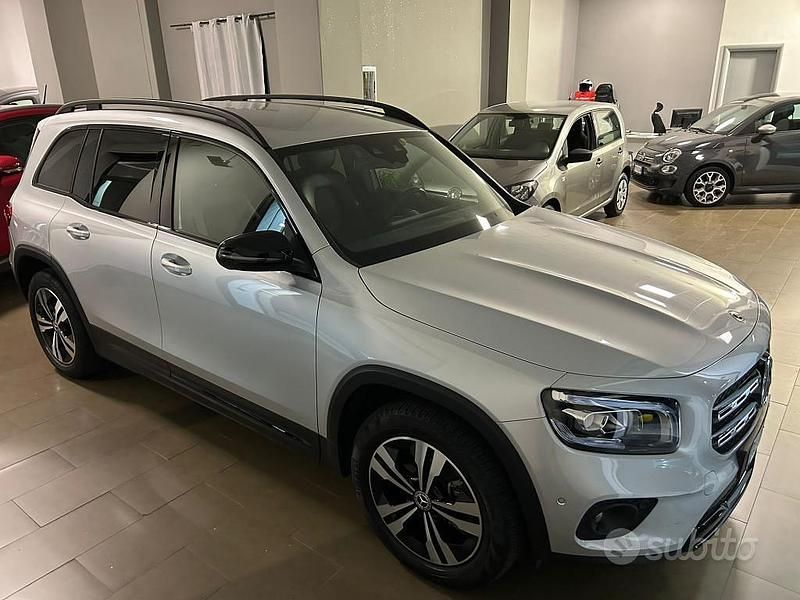 Grigio Usata 2021 Mercedes 200 SUV | 30.990 € - Immagine 1/4