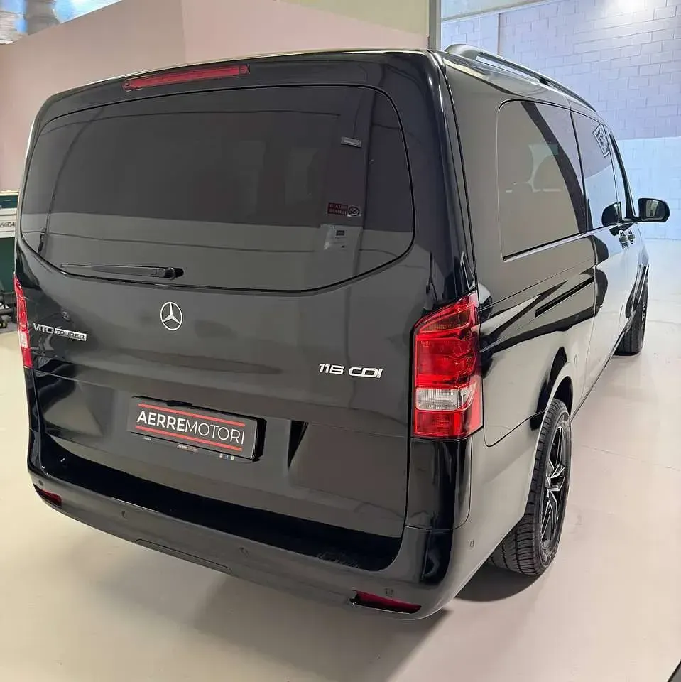 Usata Mercedes Vito 163 CV (119 kW) 2023 Nero ossidiana Furgone