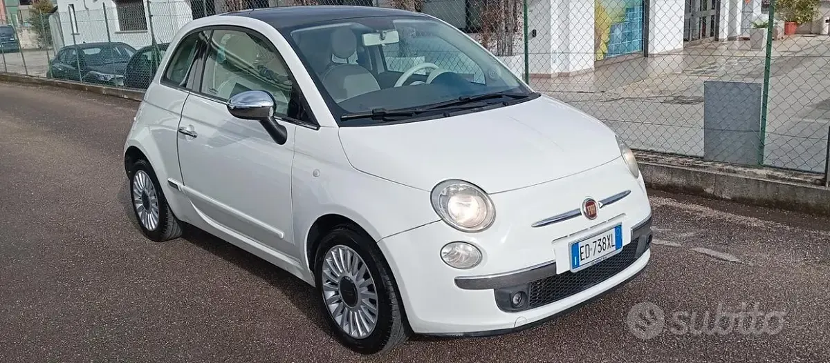 Usata Fiat 500 Lounge 75 CV (55 kW) 2011 Bianco Berlina