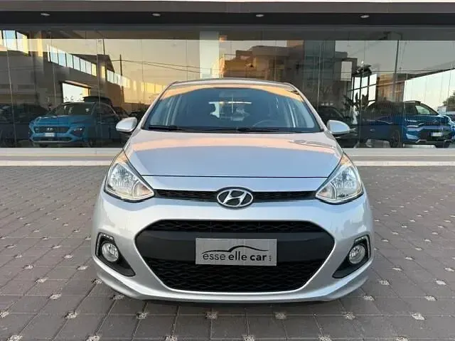 Usata Hyundai i10 Style 67 CV (49 kW) 2014 Argento Utilitaria