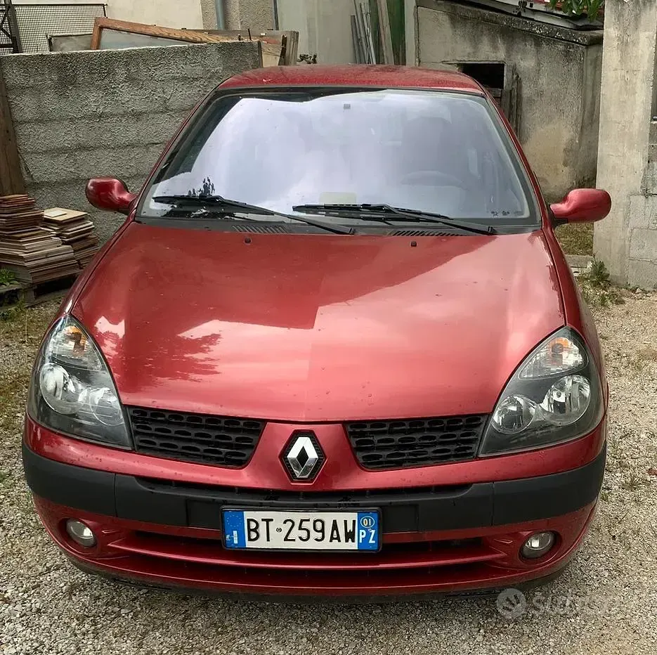 Usata Renault Clio Privilege 75 CV (55 kW) 2001 Rosso Berlina