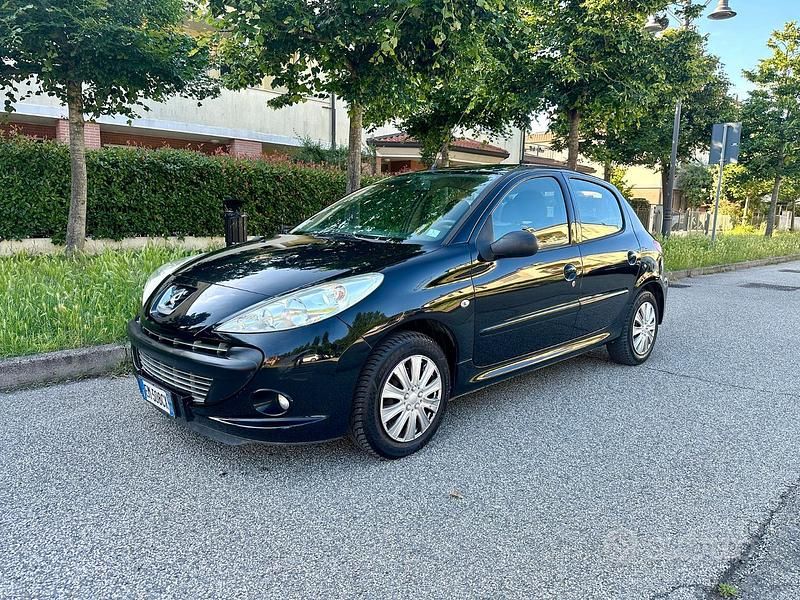 Usata Peugeot 206 60 CV (44 kW) 2012 Nero Berlina