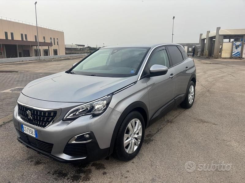 Usata Peugeot 3008 2019 Grigio SUV