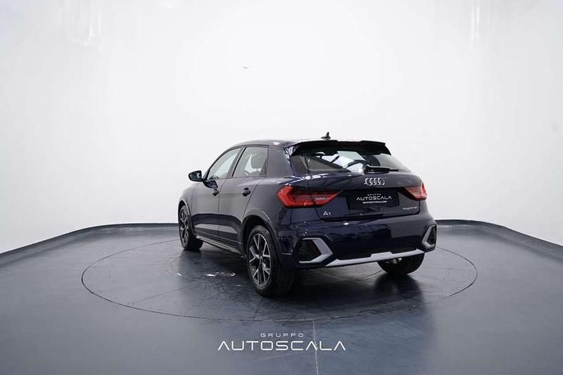 Usata Audi A1 110 CV (80 kW) 2022 Blu firmamento SUV