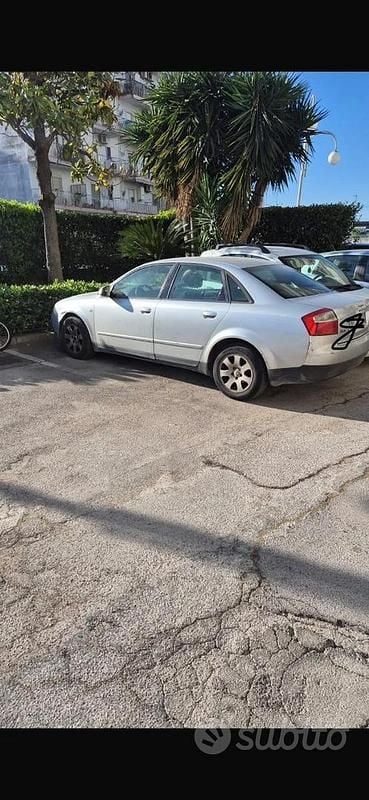 Usata Audi A4 2001 Grigio Berlina