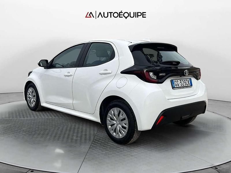 Usata Toyota Yaris Hybrid Active 116 CV (85 kW) 2021 Bianco Utilitaria