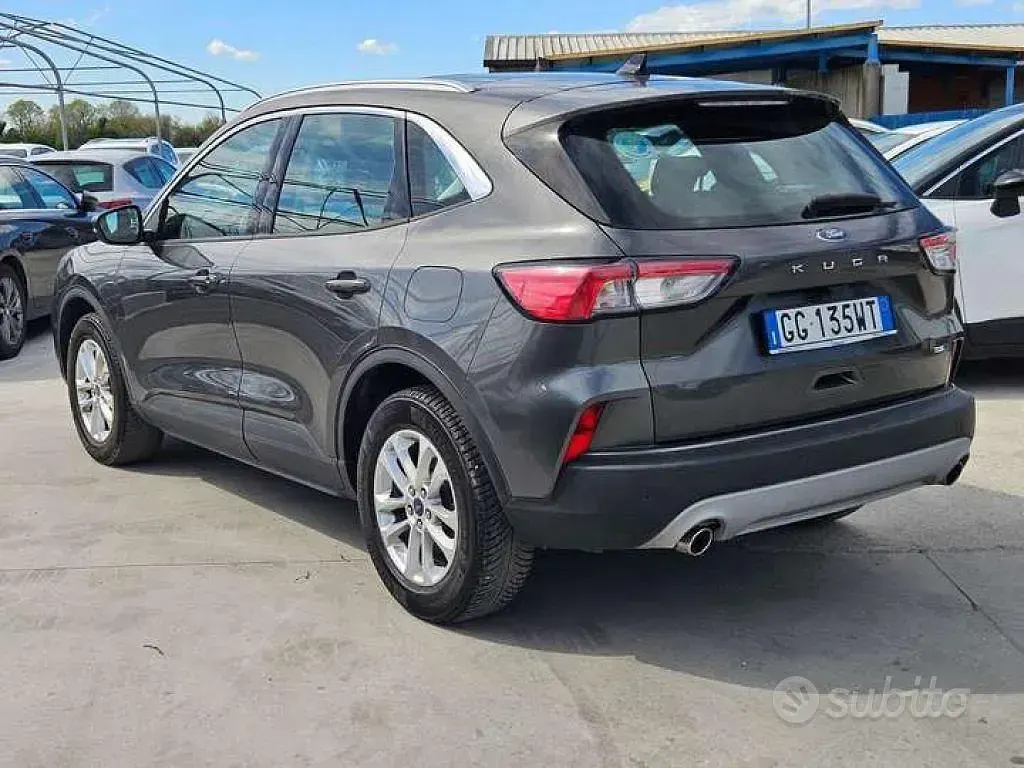 Usata Ford Kuga Titanium 150 CV (110 kW) 2021 Grigio SUV