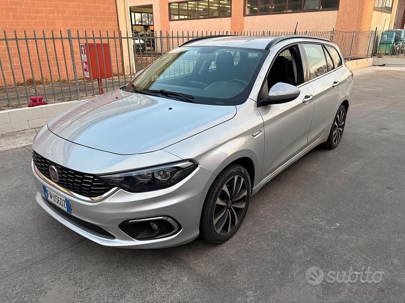 Usata Fiat Tipo Easy 120 CV (88 kW) 2019 Grigio Station wagon