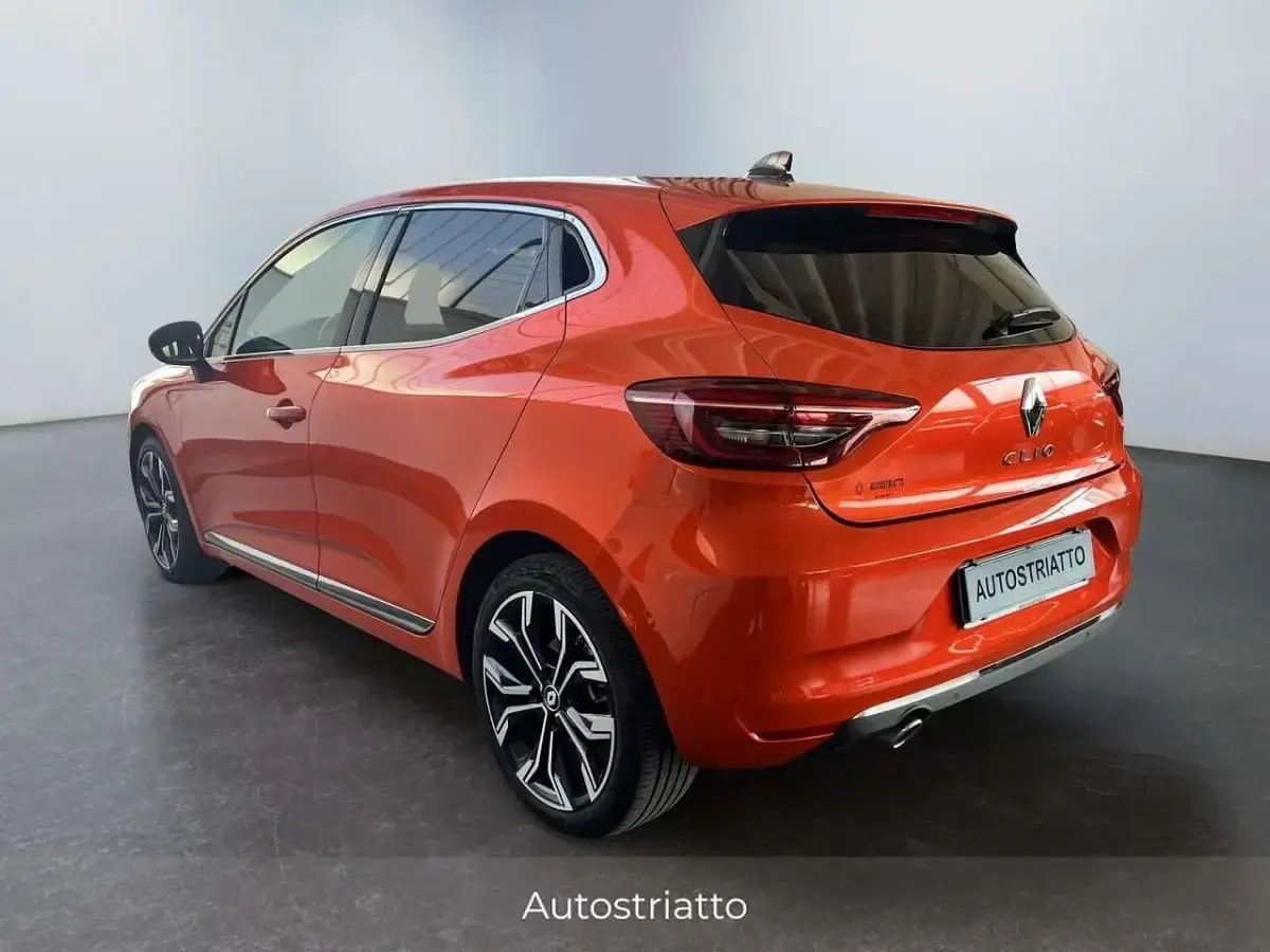 Usata Renault Clio V Techno 91 CV (66 kW) 2023 Arancione Berlina