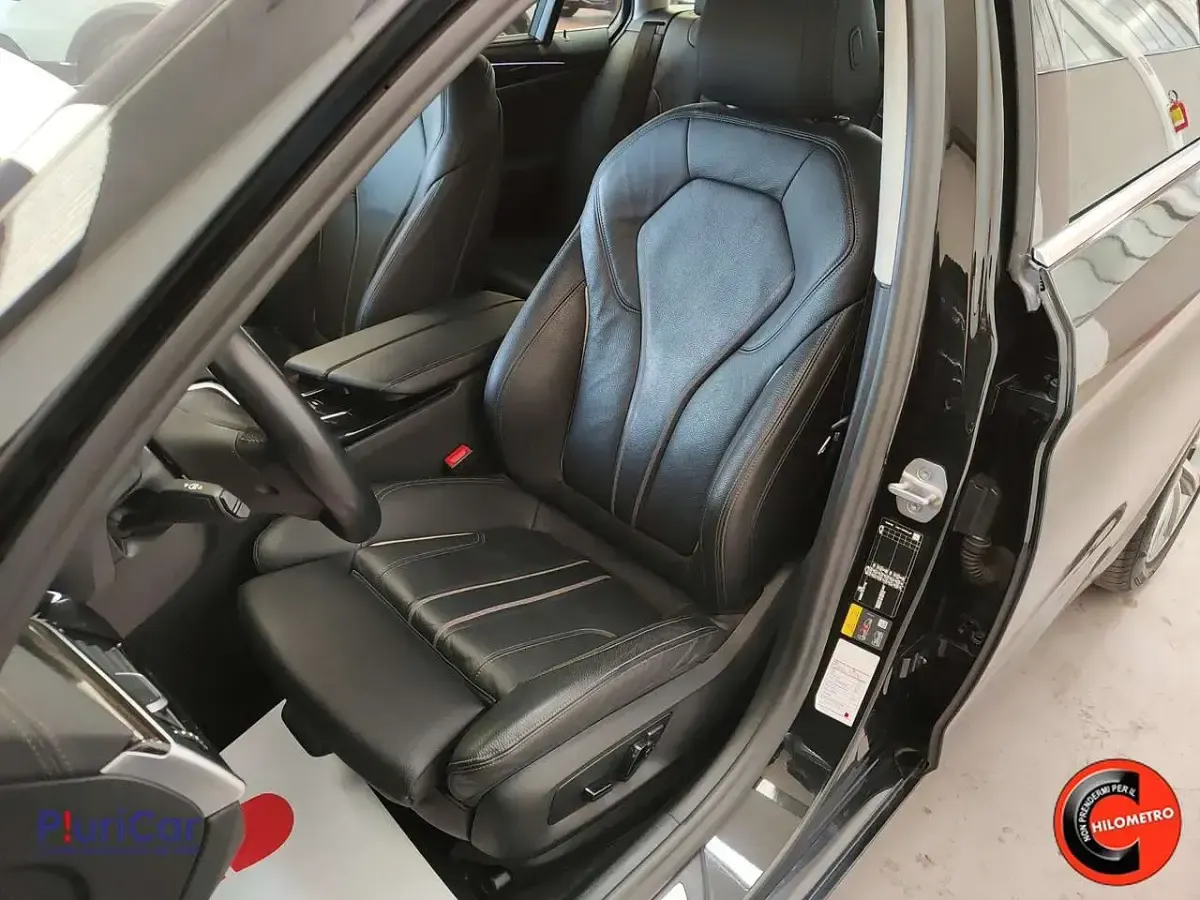 Usata BMW 530e Luxury Line 184 CV (135 kW) 2022 Nero Station wagon