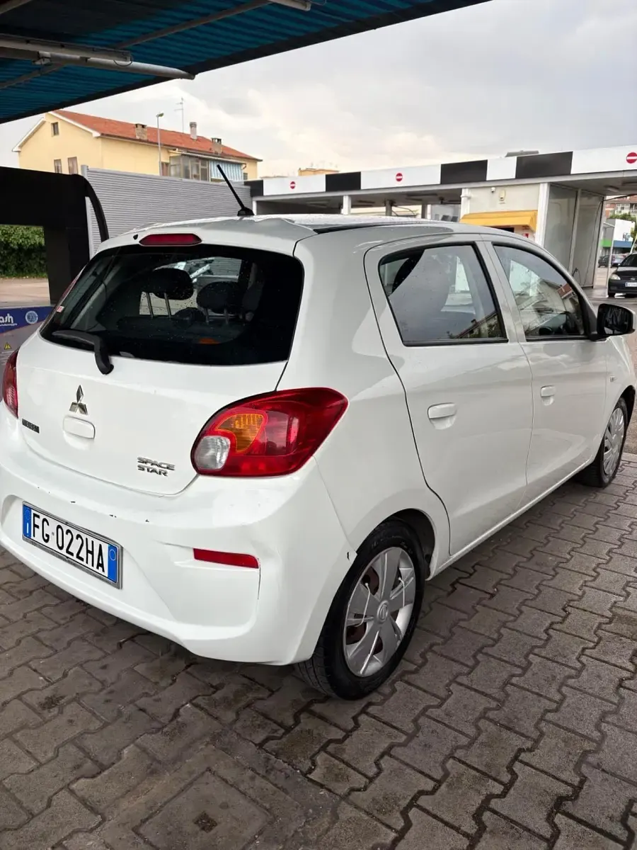 Usata Mitsubishi Space Star Intense 70 CV (51 kW) 2017 Bianco Utilitaria