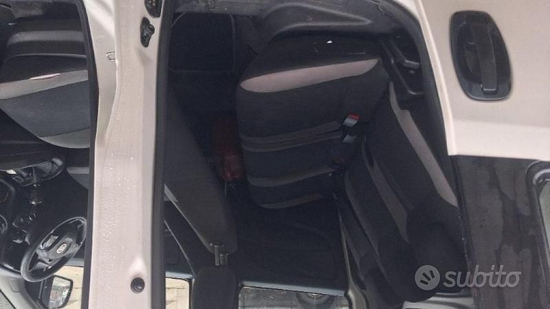 Usata Fiat Doblò 105 CV (77 kW) 2017 Bianco Monovolume