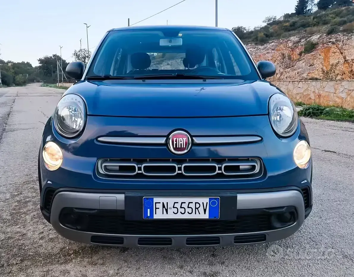 Begagnad Fiat 500L Cross 120 HK (88 kW) 2018 Blå Minibuss