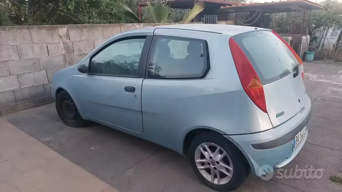 Usata Fiat Punto 80 CV (58 kW) 2000 Bluazzurro Utilitaria
