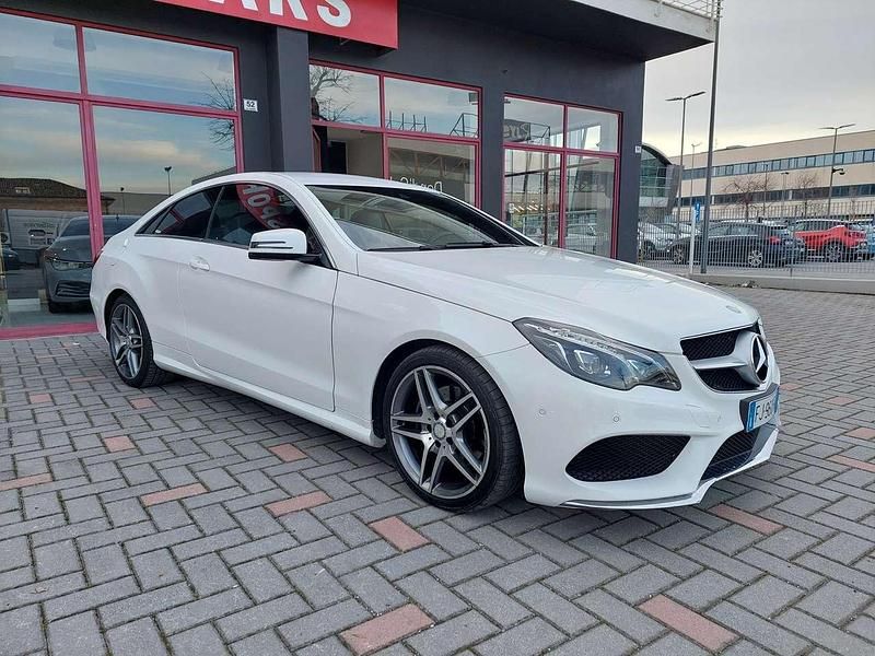 Usata Mercedes E220 170 CV (125 kW) 2017 Bianco Coupé