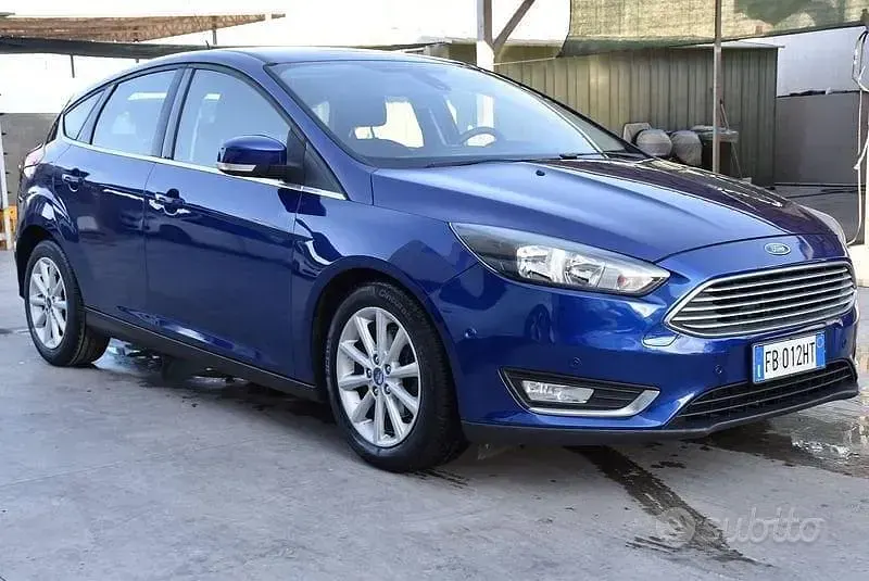 Usata Ford Focus Titanium S 120 CV (88 kW) 2015 Blu/azzurro Berlina