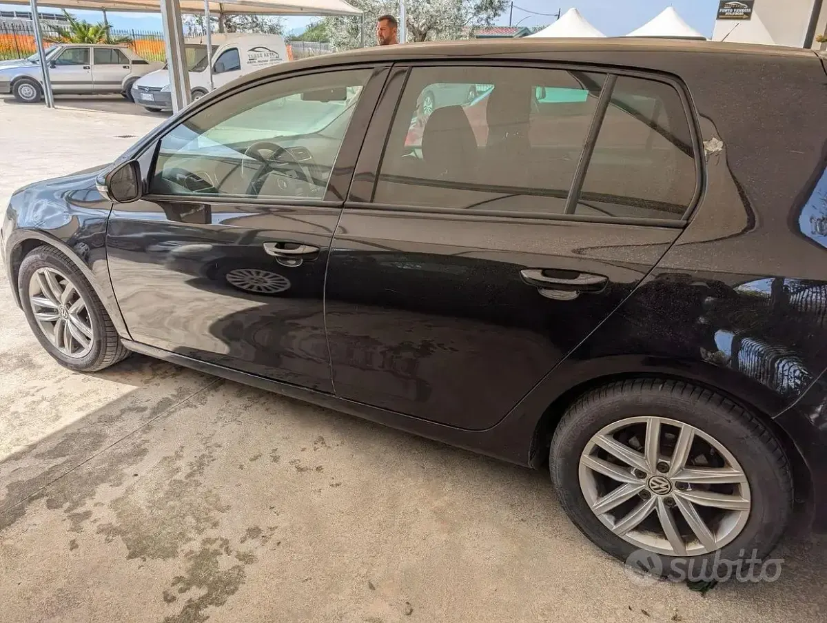 Usata VW Golf VI 140 CV (102 kW) 2011 Nero Utilitaria