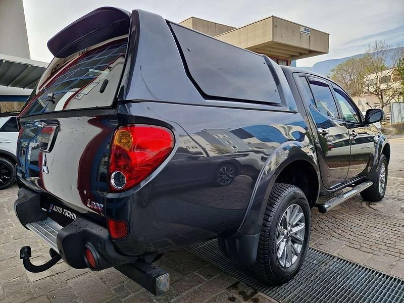 Usata Mitsubishi L200 Intense 178 CV (130 kW) 2011 Cosmos grau metallic Pick-up
