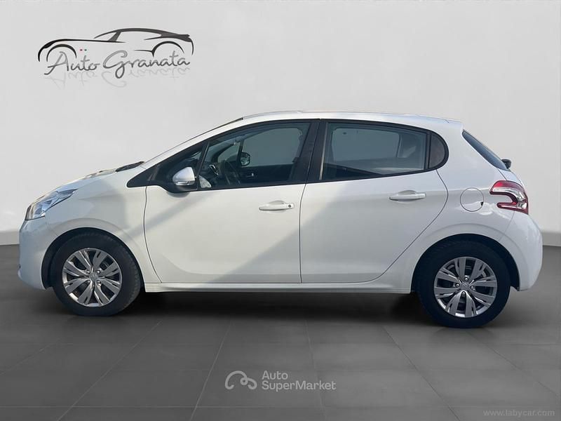 Usata Peugeot 208 Active 68 CV (50 kW) 2014 Bianco Utilitaria