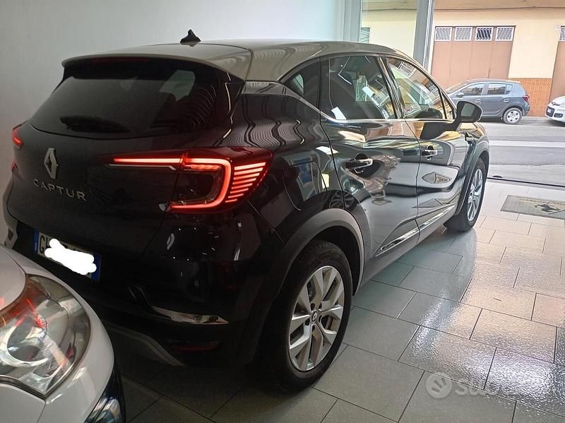 Usata Renault Captur RS Line 100 CV (73 kW) 2021 Blu SUV