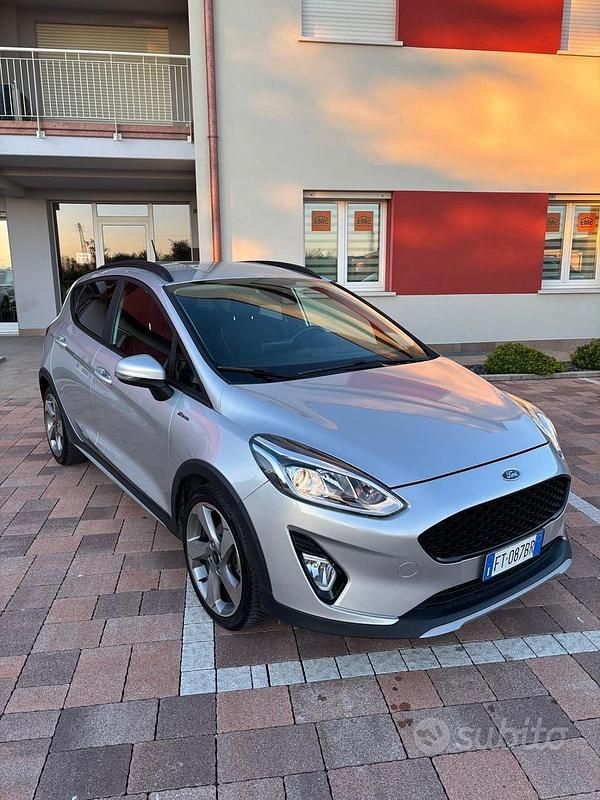 Usata Ford Fiesta Active 86 CV (63 kW) 2019 Grigio Berlina