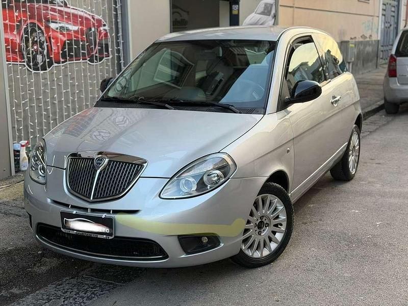 Usata Lancia Ypsilon 69 CV (50 kW) 2012 Utilitaria