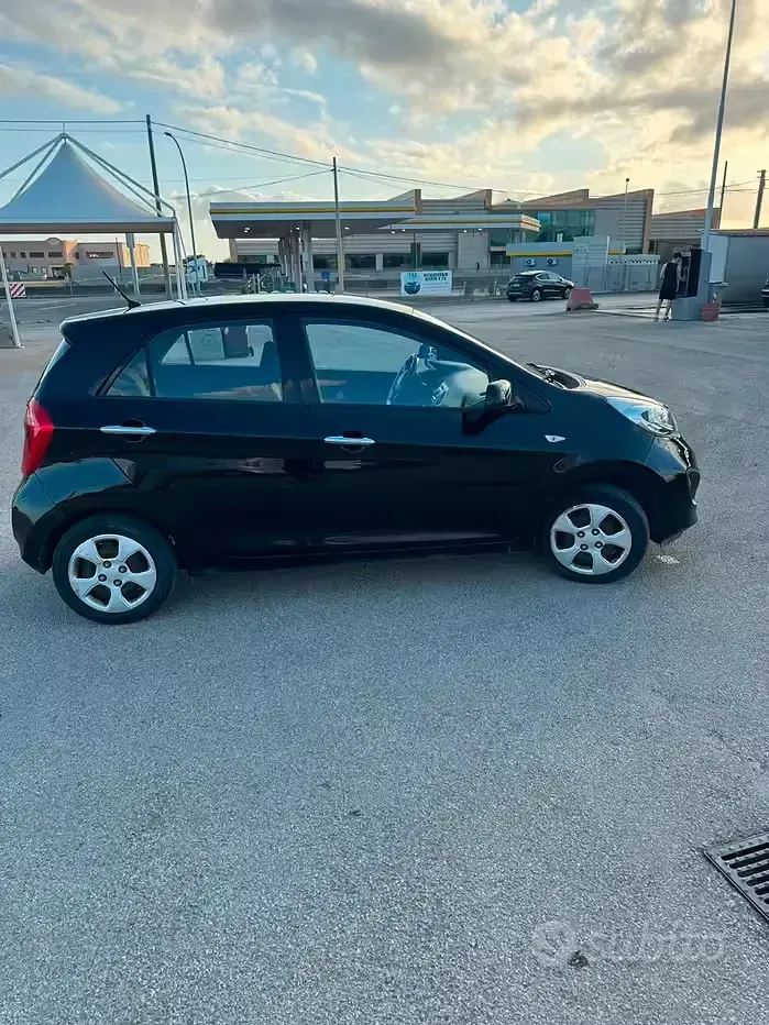Usata Kia Picanto 69 CV (50 kW) 2014 Nero Utilitaria