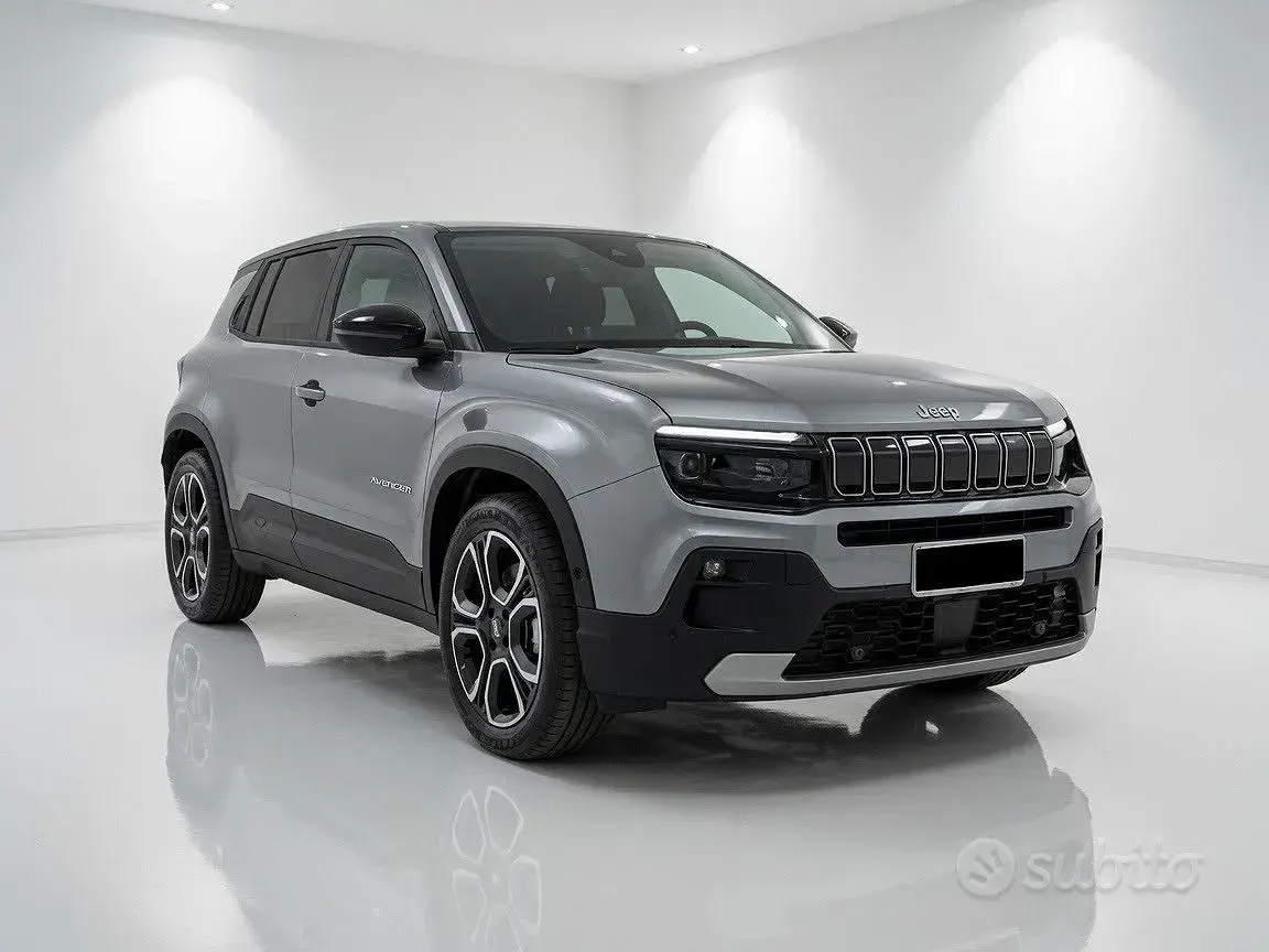 Usata Jeep Avenger Summit 101 CV (74 kW) 2025 Grigio SUV
