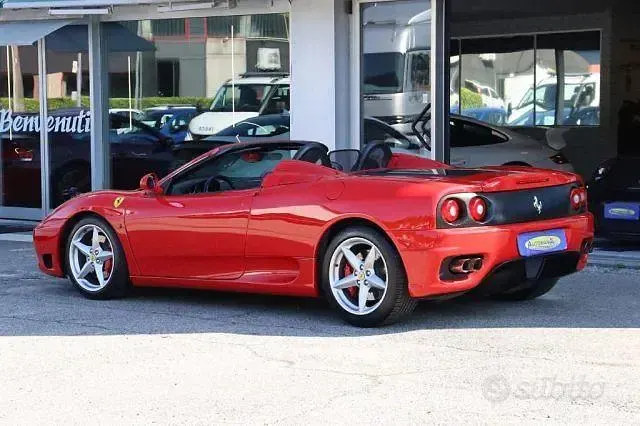 Usata Ferrari 360 400 CV (294 kW) 2002 Cabrio