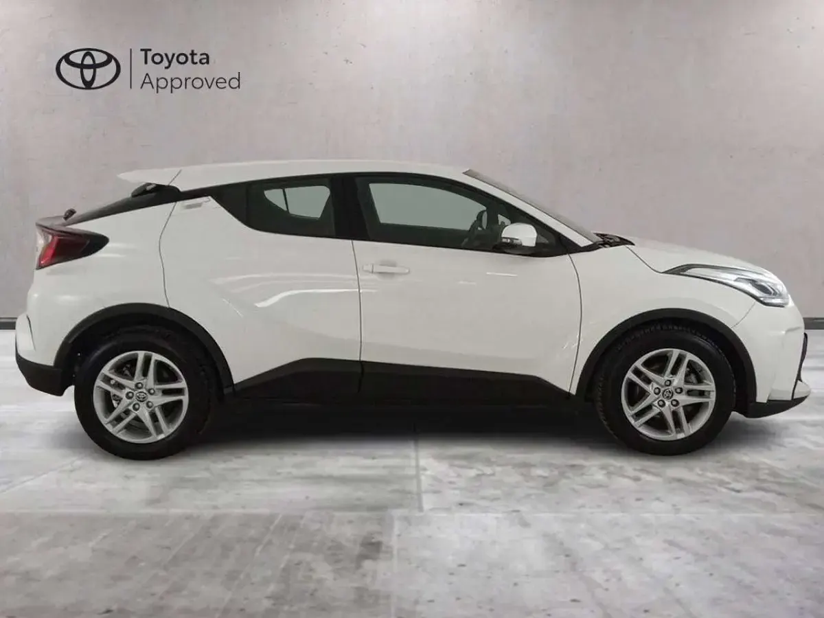 Occasion Toyota C-HR Active 98 ch (72 kW) 2023 Blanc SUV