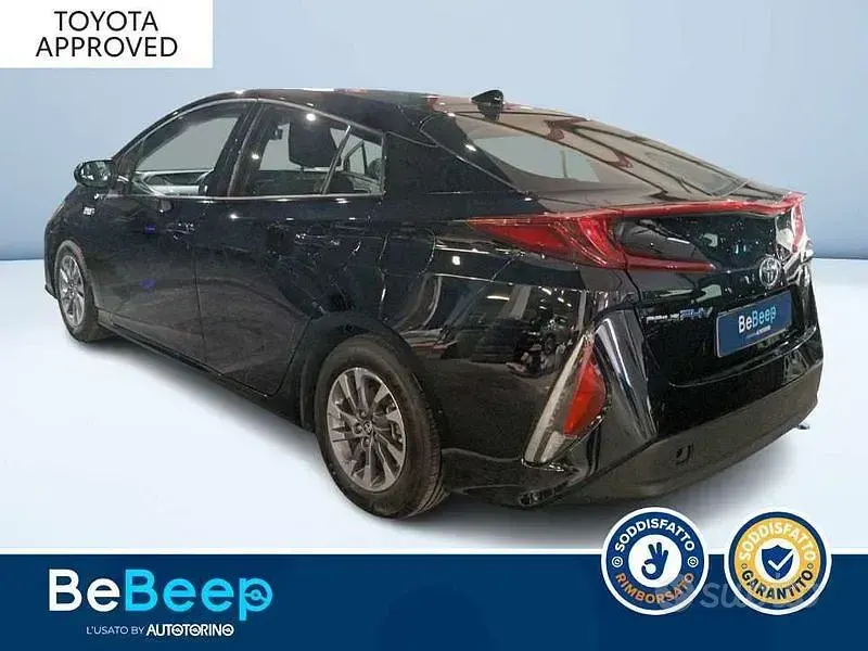 Usata Toyota Prius 122 CV (89 kW) 2022 Nero metallizzato Utilitaria