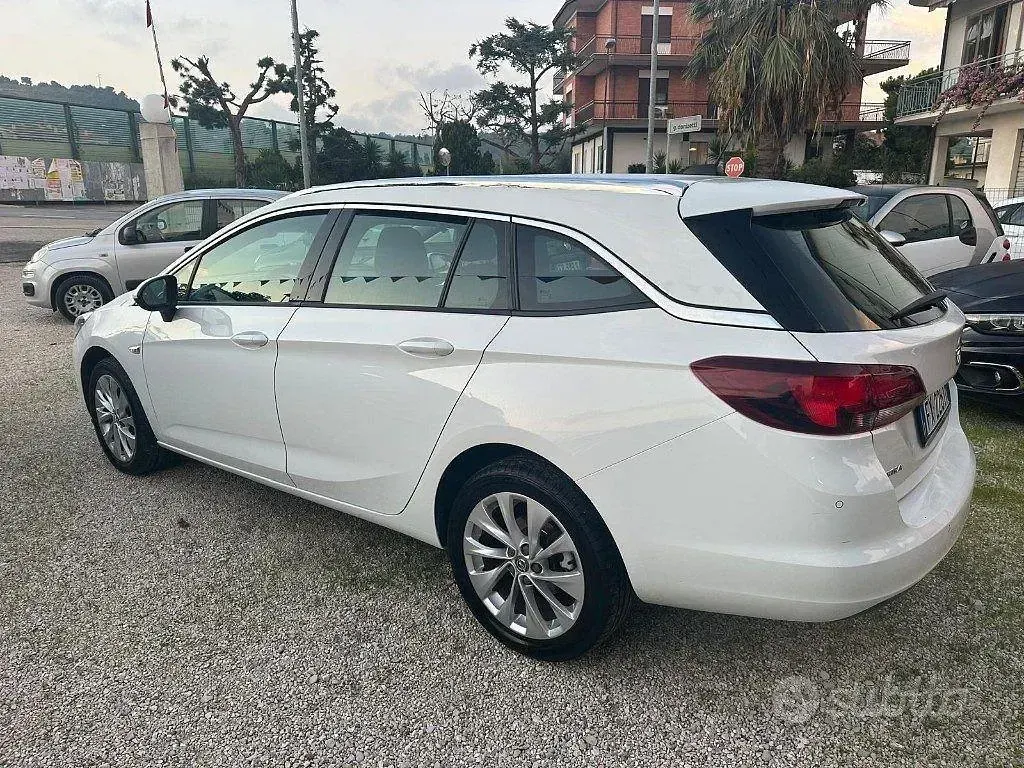 Usata Opel Astra Innovation 110 CV (80 kW) 2019 Bianco Station wagon