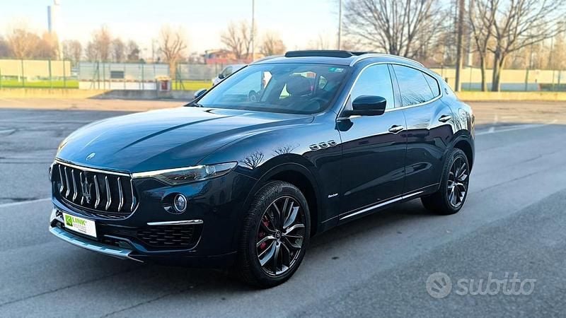 Usata Maserati Levante GranLusso 275 CV (202 kW) 2020 Blu SUV