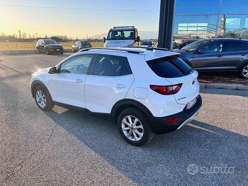 Usata Kia Stonic Style 110 CV (80 kW) 2018 Bianco SUV