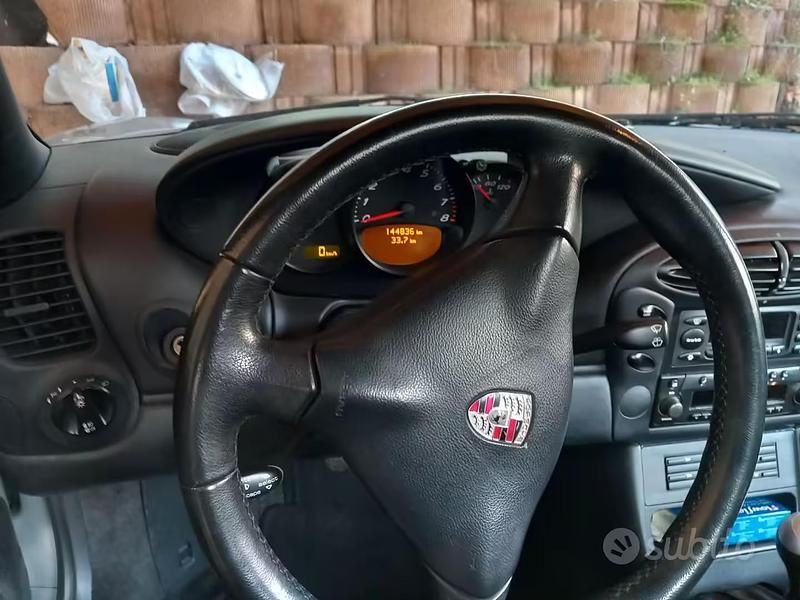 Usata Porsche Boxster 220 CV (161 kW) 2001 Grigio Cabrio