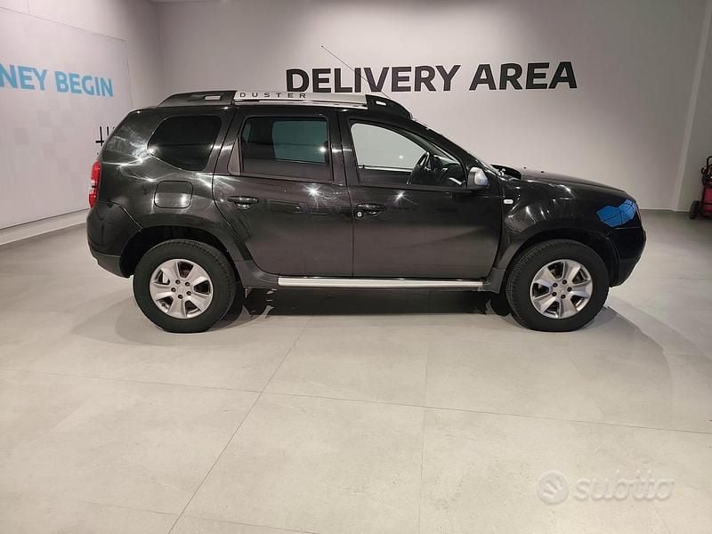 Usata Dacia Duster Lauréate 110 CV (80 kW) 2014 Nero SUV
