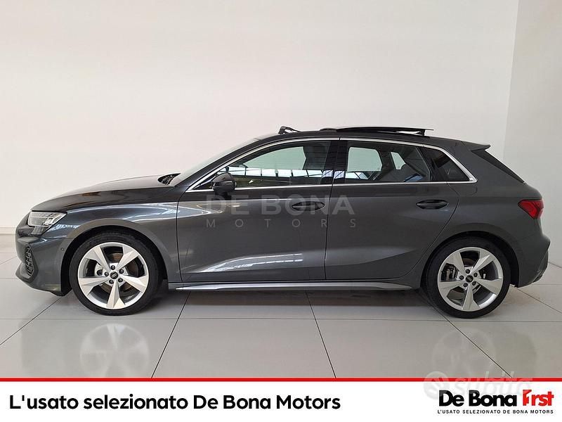 Usata Audi A3 S-Line 150 CV (110 kW) 2024 Grey daytona Berlina